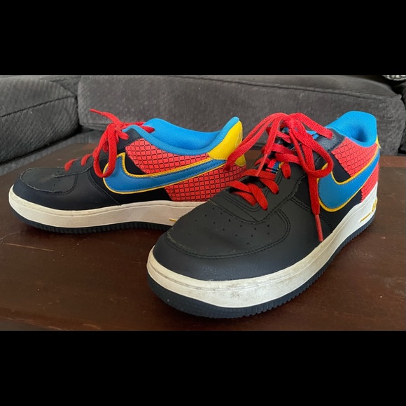 Nike sneakers 6.5 - Picture 1 of 3